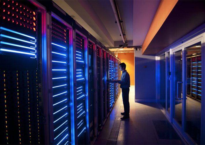foto noticia Schneider Electric y Compass Datacenters amplían su colaboración con un acuerdo plurianual de 3.000 millones de dólares en tecnología para centros de datos.